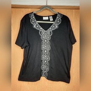 Alfred Dunner Black and White Embroidered Short Sleeve Top Size XL